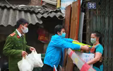 Một ngày ở khu vực cách ly ngõ 165 Cầu Giấy